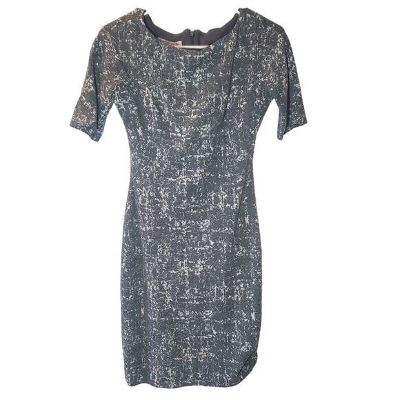Maggy London Gray and White Abstract Print Short Sleeve Knee Length Sheath Dress - Picture 1 of 3